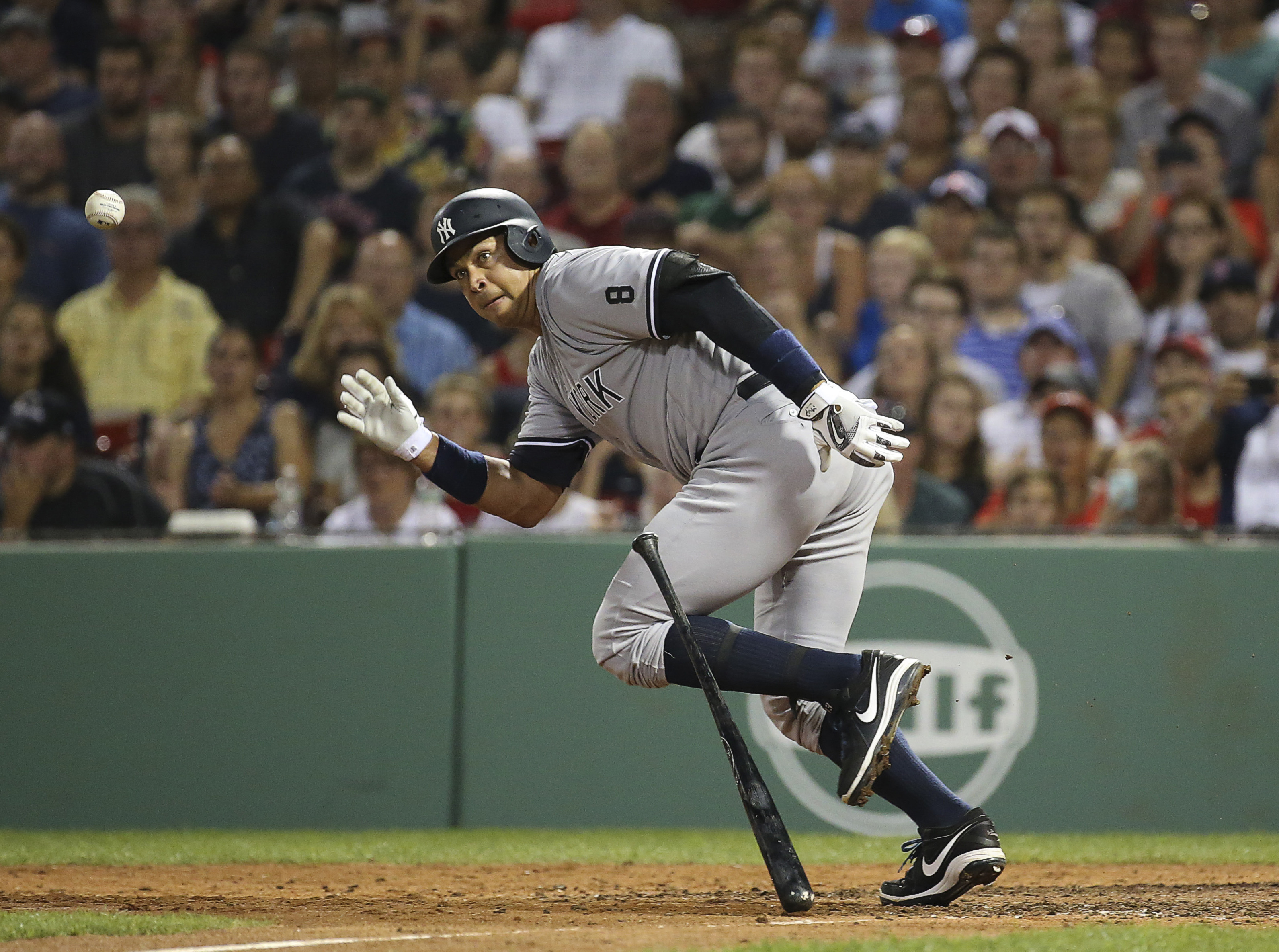 New York Mets' second baseman Kazuo Matsui comes in at the end of