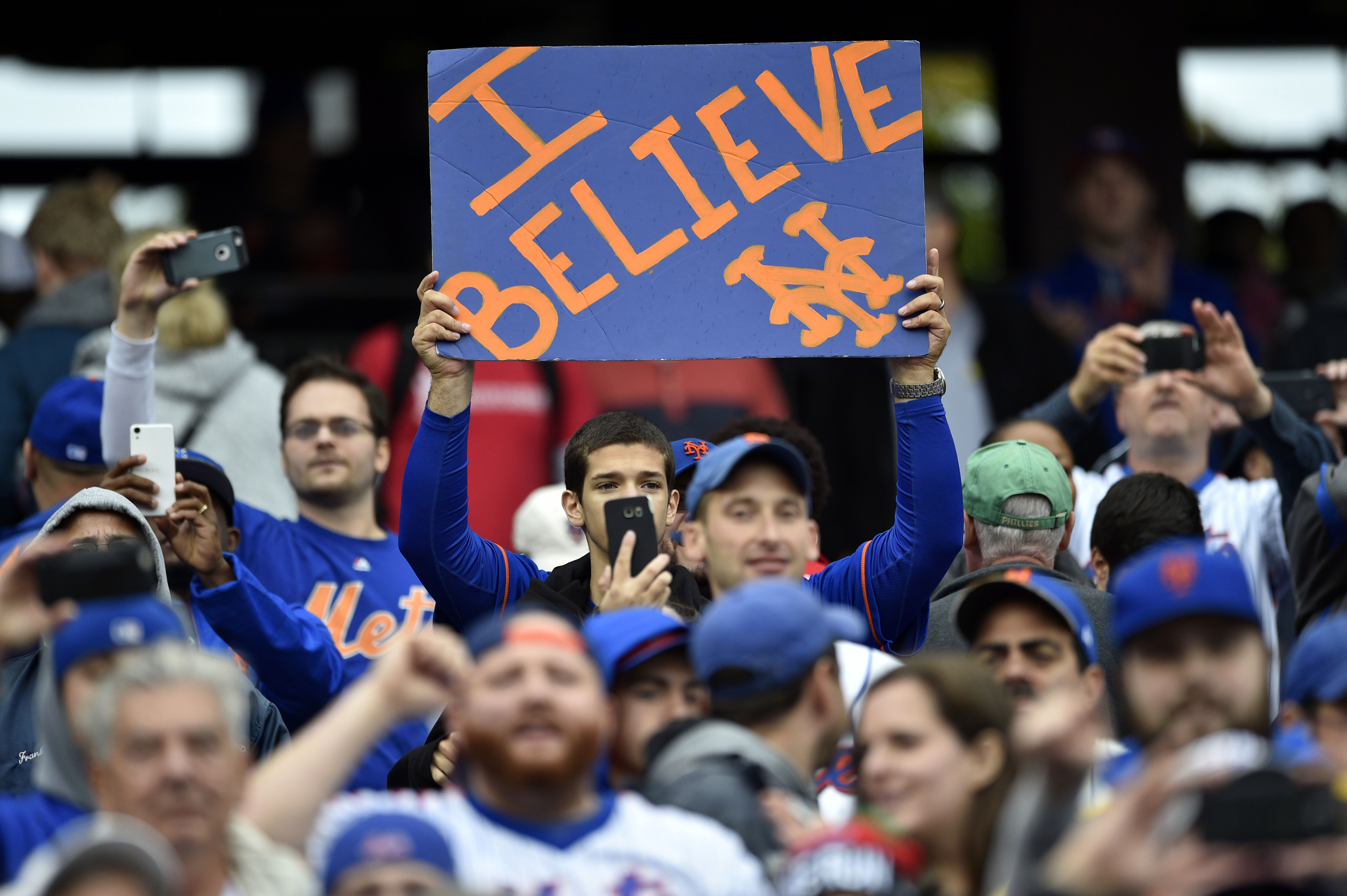 Mets to wear black for Friday's playoff opener at Citi Field: report